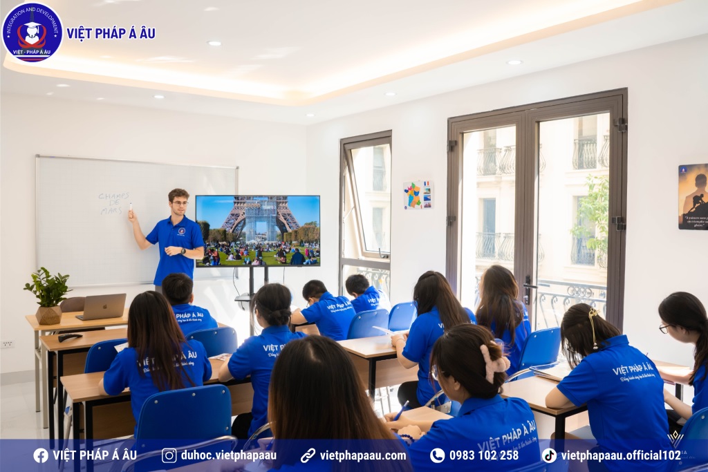 Học tiếng Pháp A1 theo từng giai đoạn