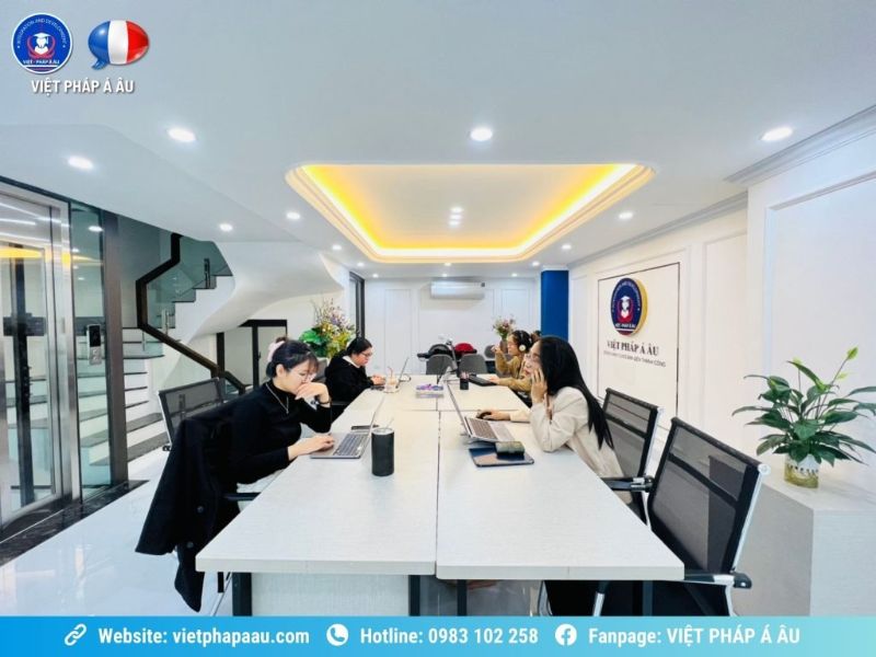 Trung tâm tư vấn du học Pháp Việt Pháp Á Âu